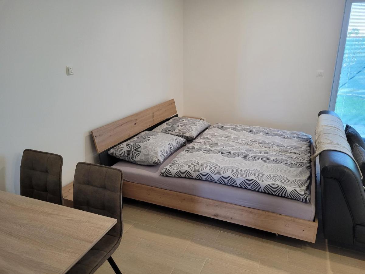 Apartman Neva Galanta Buitenkant foto